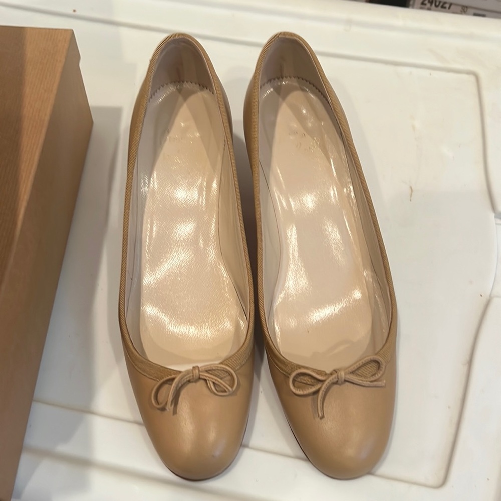Christian Louboutin tan heels. I’m excellent condition. Size 8. Hardly ever worn
